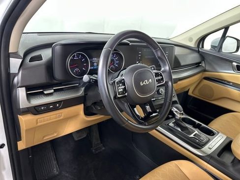 Used 2022 Kia Carnival LX image 13