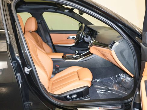 Used 2022 BMW 330e xDrive w/ M Sport Package image 39