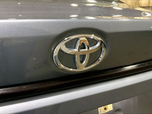 Used 2024 Toyota Corolla LE FWD image 31