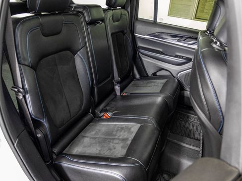 Used 2022 Jeep Grand Cherokee Trailhawk AWD/4WD image 45