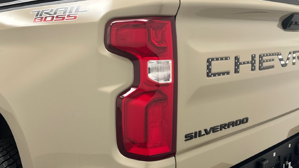 Used 2022 Chevrolet Silverado 1500 LT Trail Boss w/ LT Trail Boss Premium Package AWD/4WD image 23