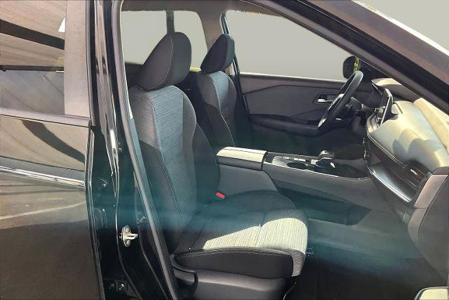 Certified 2023 Nissan Rogue SV FWD image 9