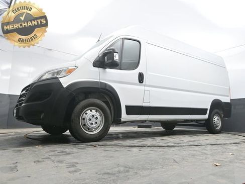 Used 2024 RAM ProMaster 2500 w/ Convenience Group image 32