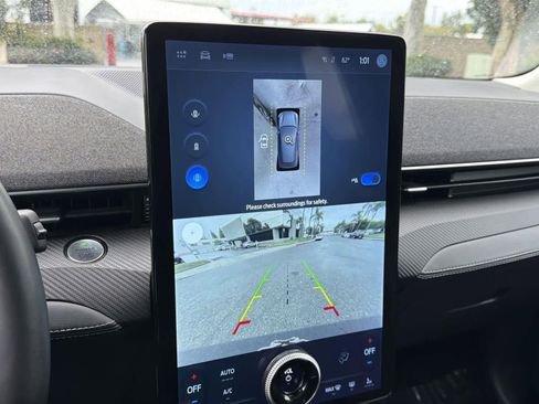 Used 2021 Ford Mustang Mach-E Premium image 16