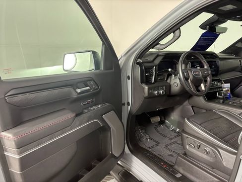 Used 2024 GMC Sierra 1500 AT4X AWD/4WD image 12