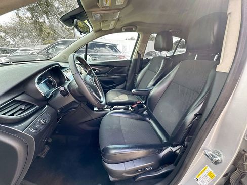 Used 2021 Buick Encore Preferred image 19