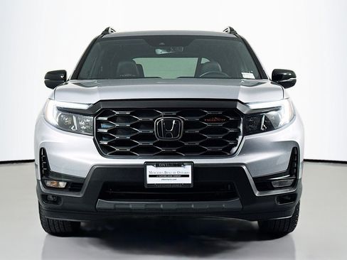 Used 2023 Honda Passport TrailSport image 2
