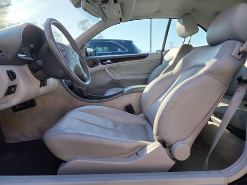 Used 2000 Mercedes-Benz CLK 320 Cabriolet image 11