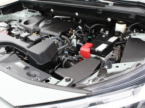 Certified 2022 Toyota RAV4 XLE FWD image 60