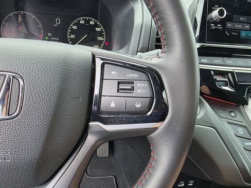 Used 2025 Honda Odyssey Sport-L image 27