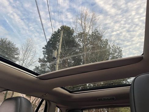 Used 2012 Lincoln MKX AWD image 19