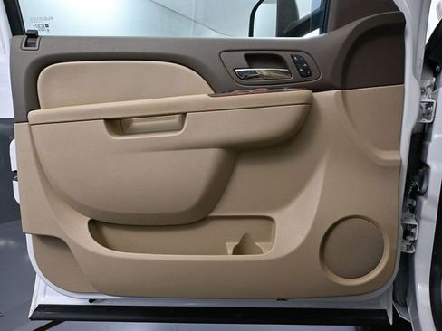 Used 2013 Chevrolet Silverado 2500 LTZ w/ LTZ Plus Package image 19