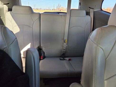 Used 2015 Chevrolet Traverse LT image 56