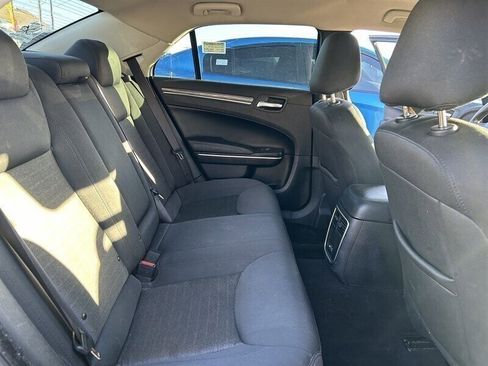 Used 2020 Chrysler 300 Touring image 24