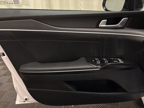 Used 2023 Kia K5 GT-Line image 9