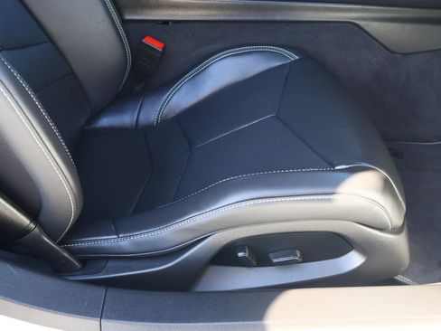 Used 2025 Chevrolet Corvette Stingray Coupe w/ 1LT image 20