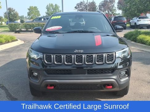 Certified 2025 Jeep Compass Trailhawk w/ Sun & Sound Group AWD/4WD image 2