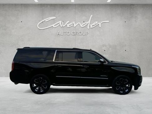 Used 2020 GMC Yukon XL Denali w/ Denali Ultimate Package AWD/4WD image 17