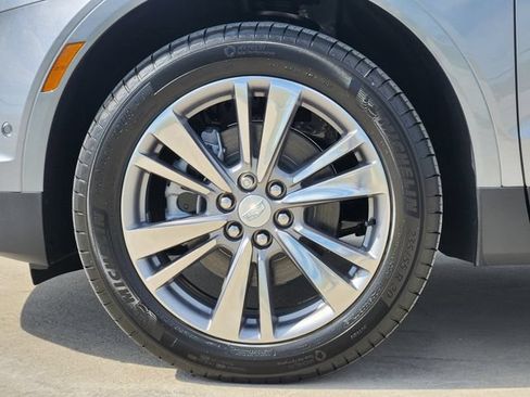 New 2025 Cadillac XT5 Premium Luxury w/ Technology Package FWD image 9