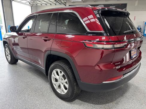 Used 2023 Jeep Grand Cherokee Limited w/ Trailer Tow Prep Group (B) AWD/4WD image 5