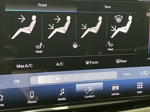 Used 2024 Chrysler Pacifica Touring-L image 23