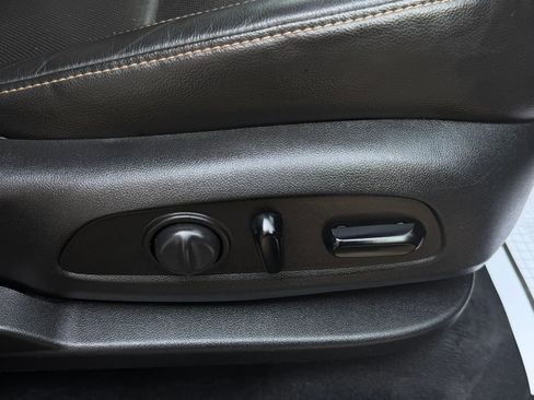 Used 2020 Chevrolet Traverse Premier image 11