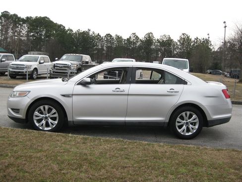 Used 2011 Ford Taurus SEL w/ 201A Rapid Spec Order Code image 4
