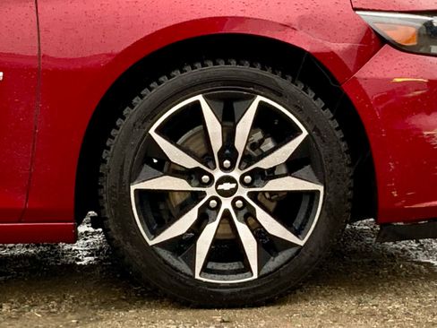 Used 2017 Chevrolet Malibu LT image 15