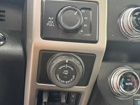 Used 2019 Ford F150 Lariat w/ Equipment Group 502A Luxury AWD/4WD image 25