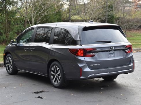 New 2026 Honda Odyssey Elite image 2