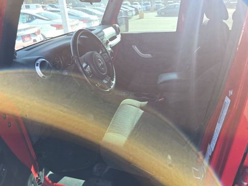 Used 2012 Jeep Wrangler Unlimited Sahara w/ Connectivity Group image 7