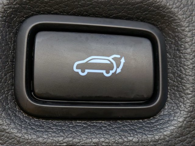 Used 2022 Hyundai Santa Fe SEL w/ Convenience + Premium Package FWD image 19