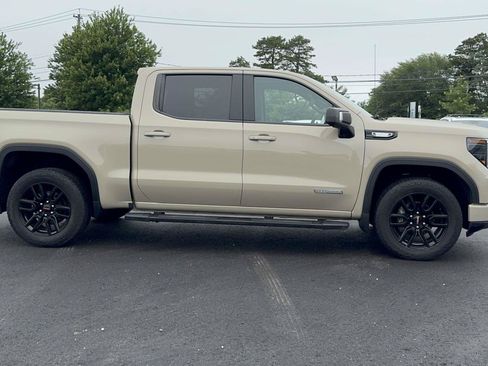 Used 2022 GMC Sierra 1500 Elevation w/ Elevation Premium Package AWD/4WD image 3