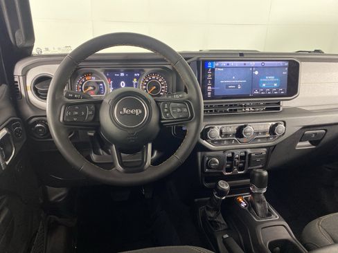 Used 2024 Jeep Wrangler Unlimited Sport AWD/4WD image 41