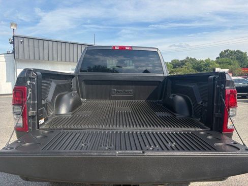 Used 2022 RAM 2500 Big Horn w/ Night Edition AWD/4WD image 14