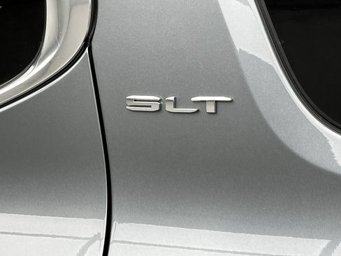 Used 2021 GMC Acadia SLT w/ Preferred Package AWD/4WD image 33