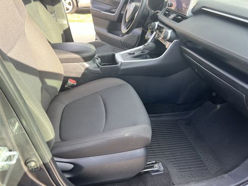 Used 2025 Toyota RAV4 LE image 34