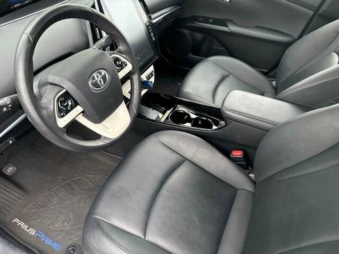 Used 2017 Toyota Prius Prime image 11