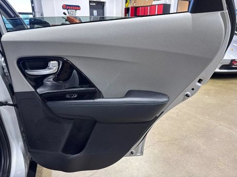 Used 2019 Kia Niro EX Premium w/ Sunroof Package FWD image 21