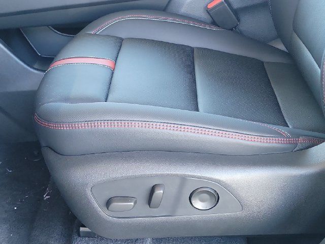 Used 2026 Chevrolet Traverse LT w/ Midnight/Sport Edition FWD image 16