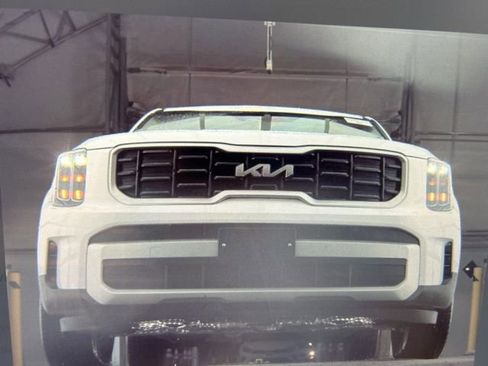 Used 2025 Kia Telluride S image 12