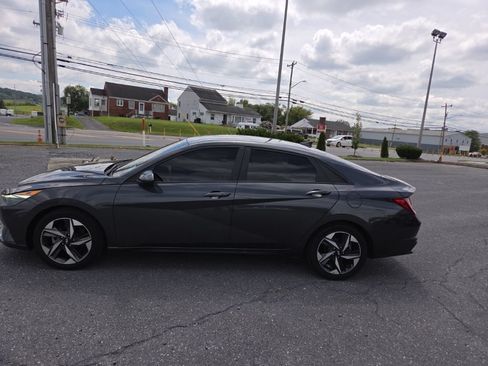 Used 2023 Hyundai Elantra SEL w/ Convenience Package FWD image 13