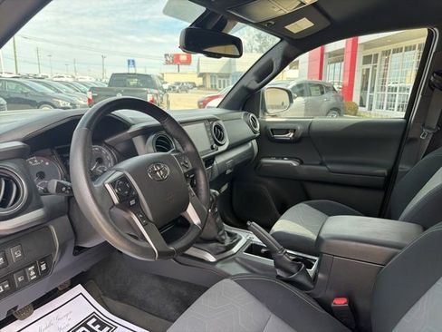 Used 2023 Toyota Tacoma TRD Sport w/ Advanced Technology Package image 10