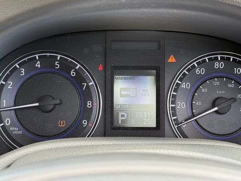 Used 2014 INFINITI Q60 Convertible w/ Premium Package image 16