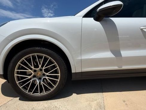 Used 2022 Porsche Cayenne Platinum Edition AWD/4WD image 10