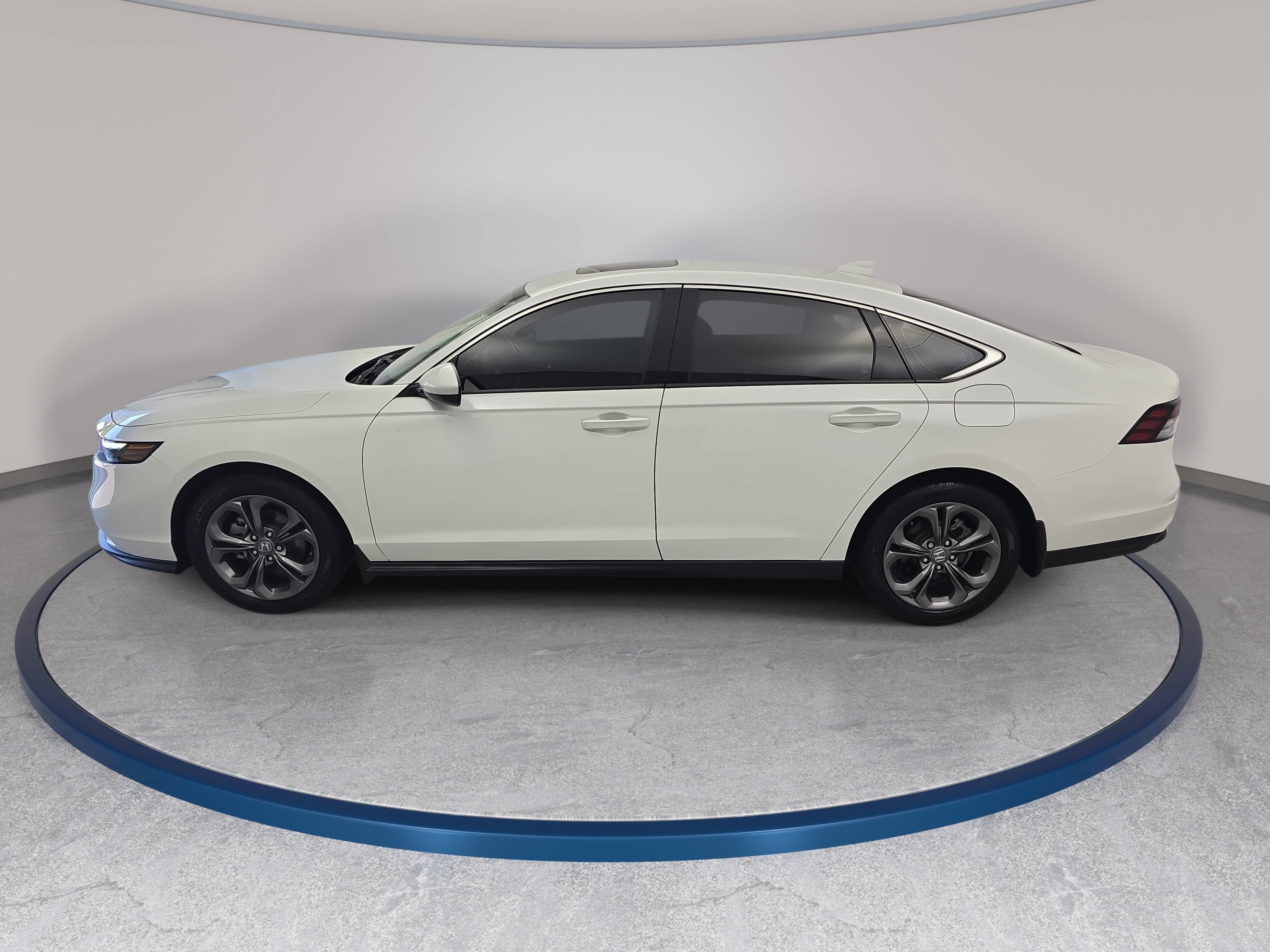 Used 2024 Honda Accord EX image 8
