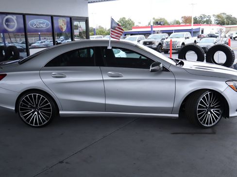 Used 2017 Mercedes-Benz CLA 250 image 4