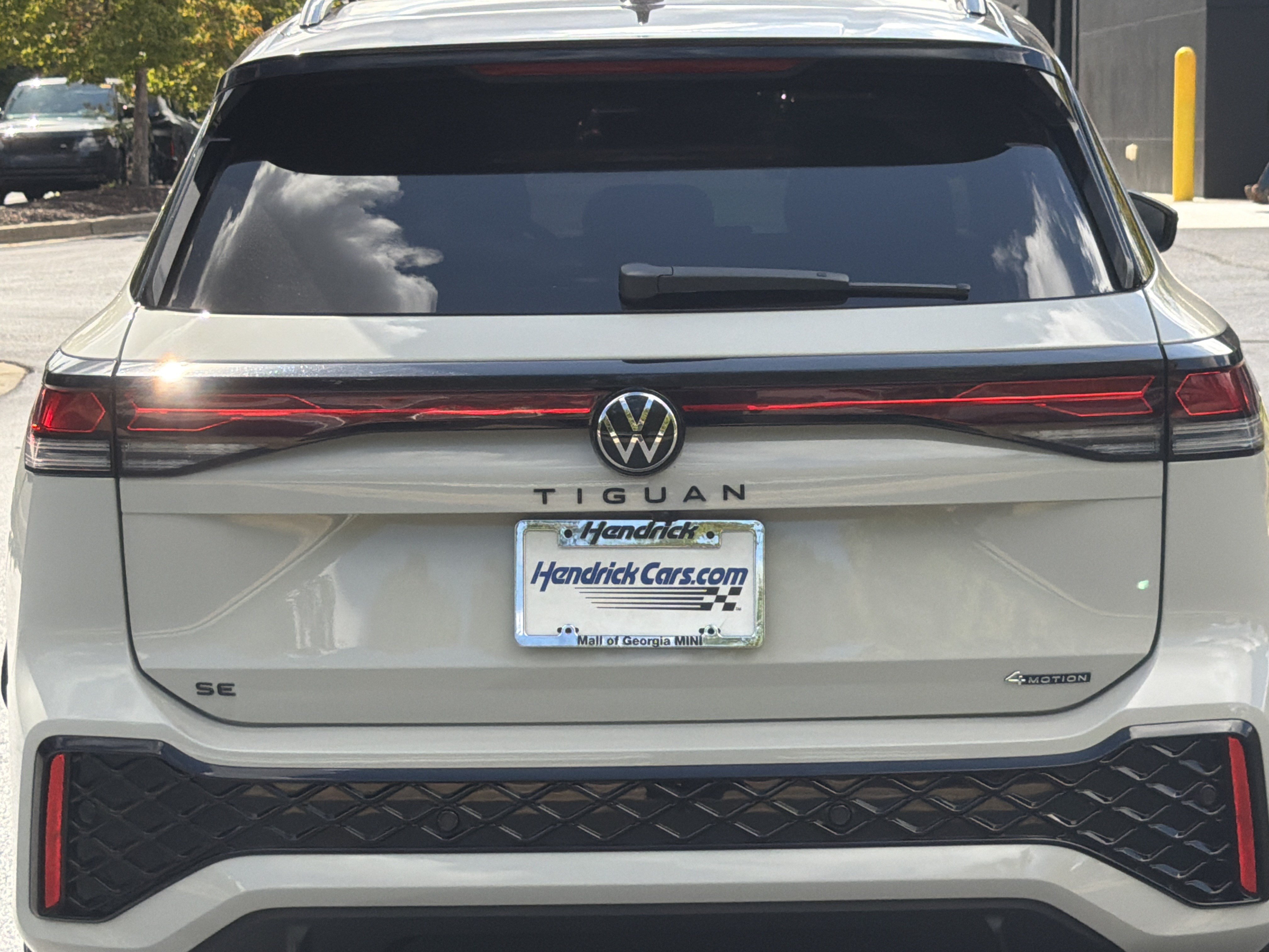 Used 2026 Volkswagen Tiguan SE R-Line AWD/4WD image 23