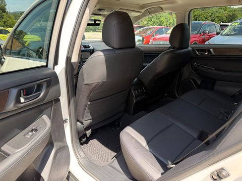Used 2017 Subaru Outback 2.5i Limited AWD/4WD image 15