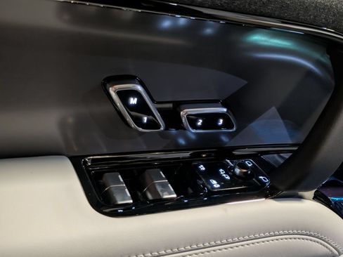 New 2026 Land Rover Range Rover Sport SE AWD/4WD image 12